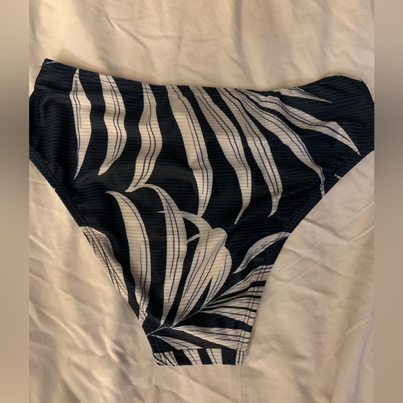 Cupshe Bikini - Picture 8 of 14